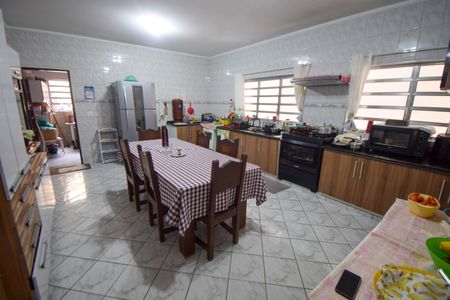 Casa à venda com 280m², 3 quartos e 2 vagasCozinha