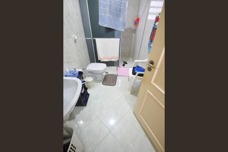 Casa à venda com 280m², 3 quartos e 2 vagasBanheiro 