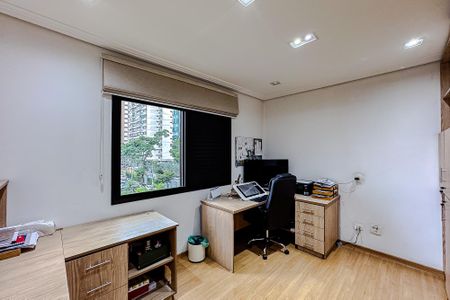 Apartamento à venda com 188m², 4 quartos e 3 vagasQuarto 1