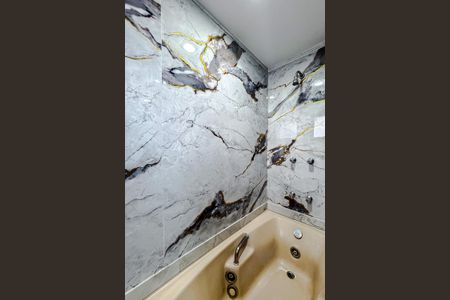 Apartamento à venda com 188m², 4 quartos e 3 vagasBanheiro da Suíte