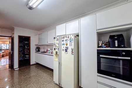 Apartamento à venda com 188m², 4 quartos e 3 vagasCozinha