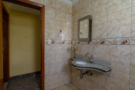 Casa à venda com 248m², 3 quartos e 4 vagasBanheiro