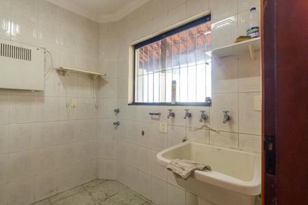 Casa à venda com 248m², 3 quartos e 4 vagasÁrea de Serviço