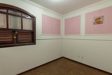 Casa à venda com 248m², 3 quartos e 4 vagasQuarto 2