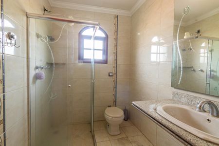 Casa à venda com 248m², 3 quartos e 4 vagasBanheiro 2