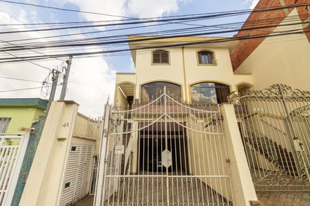 Casa à venda com 248m², 3 quartos e 4 vagasFachada