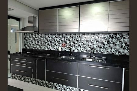 Apartamento à venda com 214m², 4 quartos e 4 vagas