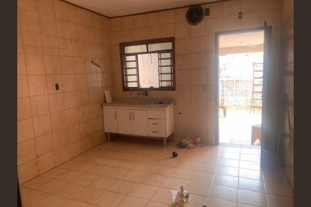 Casa à venda com 100m², 3 quartos e 3 vagas