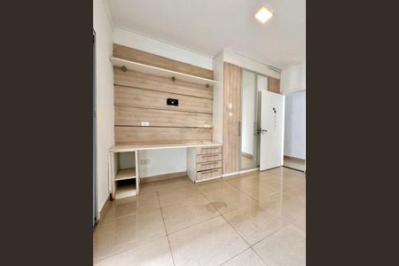 Casa à venda com 233m², 5 quartos e 6 vagas