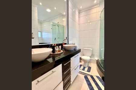 Casa à venda com 233m², 5 quartos e 6 vagas