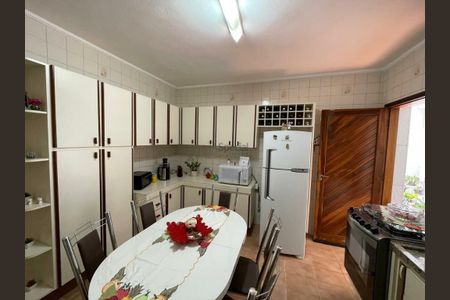 Casa à venda com 88m², 2 quartos e 2 vagas