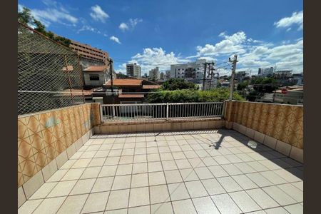 Casa à venda com 88m², 2 quartos e 2 vagas