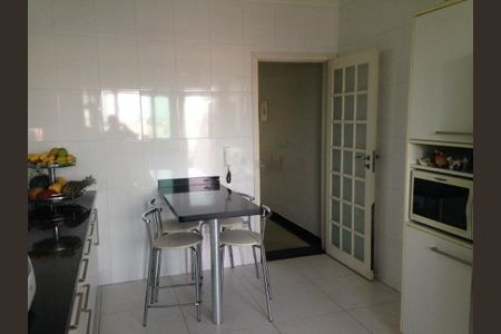 Casa à venda com 210m², 3 quartos e 3 vagas