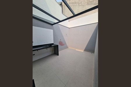 Casa à venda com 105m², 3 quartos e 2 vagas