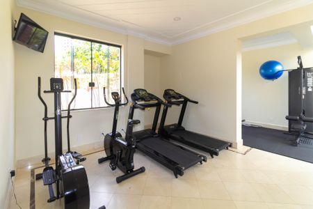 Apartamento à venda com 280m², 4 quartos e 5 vagas Apartamento à venda com 280m², 4 quartos e 5 vagasÁrea comum - Academia