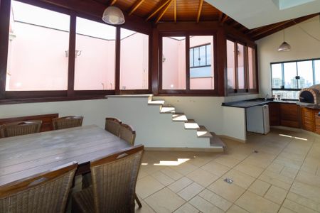 Apartamento à venda com 280m², 4 quartos e 5 vagas Apartamento à venda com 280m², 4 quartos e 5 vagasEspaço Gourmet