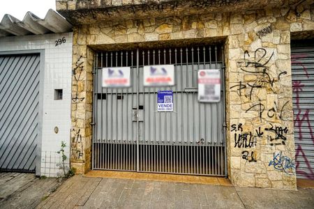 Casa à venda com 238m², 2 quartos e 4 vagasFachada