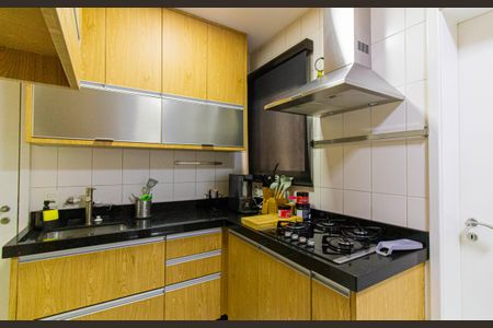 Apartamento à venda com 94m², 2 quartos e 2 vagasCozinha