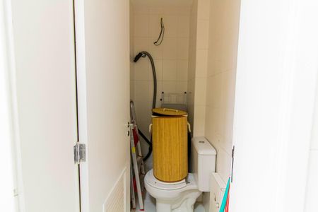 Apartamento à venda com 94m², 2 quartos e 2 vagasBanheiro de Serviço