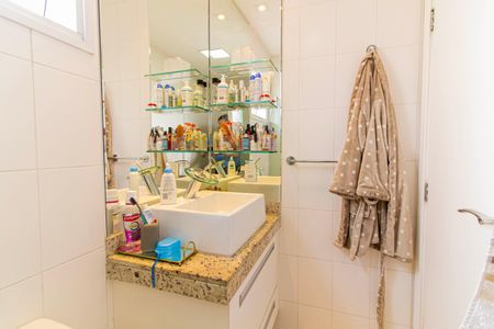 Apartamento à venda com 94m², 2 quartos e 2 vagasBanheiro da Suíte 1