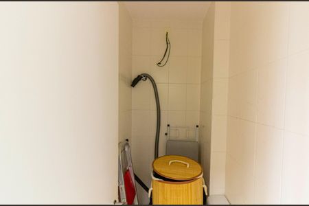 Apartamento à venda com 94m², 2 quartos e 2 vagasBanheiro de Serviço