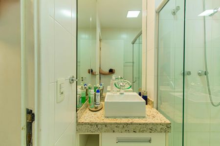 Apartamento à venda com 94m², 2 quartos e 2 vagasBanheiro