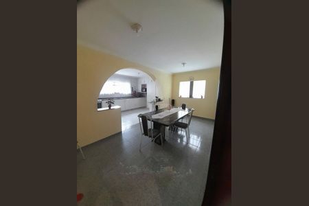 Casa à venda com 147m², 4 quartos e 2 vagas