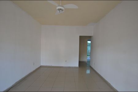 Apartamento para alugar com 70m², 2 quartos e 2 vagasSala