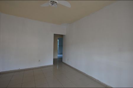 Apartamento para alugar com 70m², 2 quartos e 2 vagasSala
