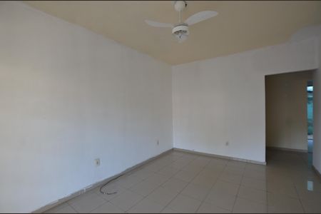 Apartamento para alugar com 70m², 2 quartos e 2 vagasSala