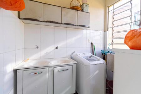 Casa à venda com 301m², 4 quartos e 4 vagasCasa 1 - Área de serviço