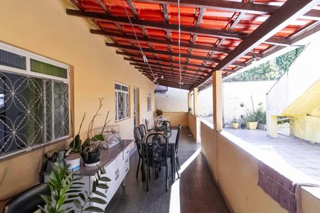 Casa à venda com 301m², 4 quartos e 4 vagasCasa 2 - Varanda