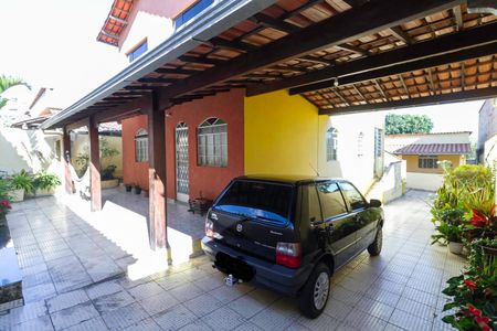 Casa à venda com 301m², 4 quartos e 4 vagasFachada