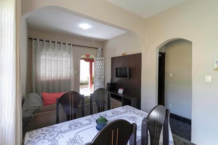 Casa à venda com 301m², 4 quartos e 4 vagasCasa 1 - Sala