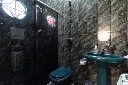 Casa à venda com 301m², 4 quartos e 4 vagasCasa 1 - Banheiro da suíte