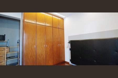 Apartamento à venda com 140m², 3 quartos e 2 vagas Apartamento à venda com 140m², 3 quartos e 2 vagasQuarto Suíte