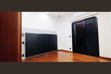 Apartamento à venda com 140m², 3 quartos e 2 vagas Apartamento à venda com 140m², 3 quartos e 2 vagasQuarto Suíte