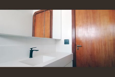 Apartamento à venda com 140m², 3 quartos e 2 vagas Apartamento à venda com 140m², 3 quartos e 2 vagasBanheiro da Suíte