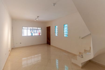 Casa para alugar com 125m², 3 quartos e 2 vagas Casa para alugar com 125m², 3 quartos e 2 vagasSala
