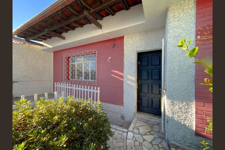 Casa à venda com 200m², 3 quartos e 2 vagasÁrea externa