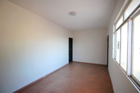 Casa à venda com 200m², 3 quartos e 2 vagasSala