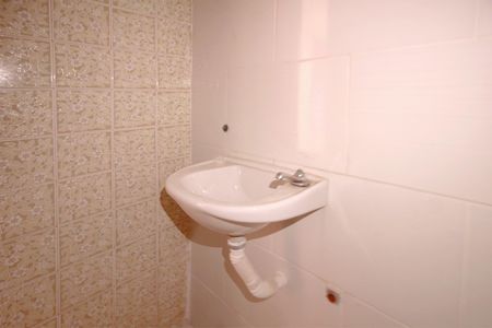 Casa à venda com 200m², 3 quartos e 2 vagasBanheiro