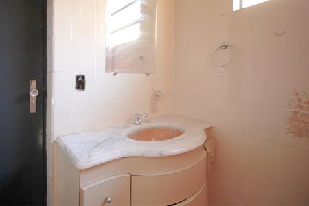 Casa à venda com 200m², 3 quartos e 2 vagasBanheiro da Suíte