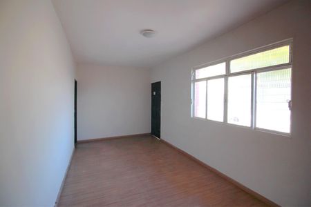 Casa à venda com 200m², 3 quartos e 2 vagasSala