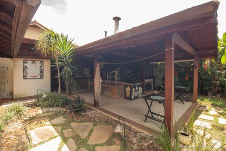 Casa para alugar com 320m², 3 quartos e 3 vagas Casa para alugar com 320m², 3 quartos e 3 vagasQuintal