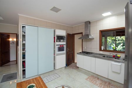 Casa para alugar com 320m², 3 quartos e 3 vagas Casa para alugar com 320m², 3 quartos e 3 vagasCozinha