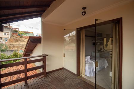 Casa para alugar com 320m², 3 quartos e 3 vagas Casa para alugar com 320m², 3 quartos e 3 vagasVaranda