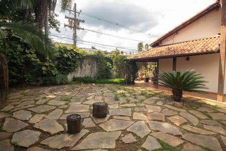Casa para alugar com 320m², 3 quartos e 3 vagas Casa para alugar com 320m², 3 quartos e 3 vagasQuintal
