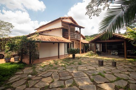 Casa para alugar com 320m², 3 quartos e 3 vagas Casa para alugar com 320m², 3 quartos e 3 vagasQuintal