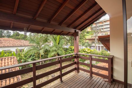 Casa para alugar com 320m², 3 quartos e 3 vagas Casa para alugar com 320m², 3 quartos e 3 vagasVaranda